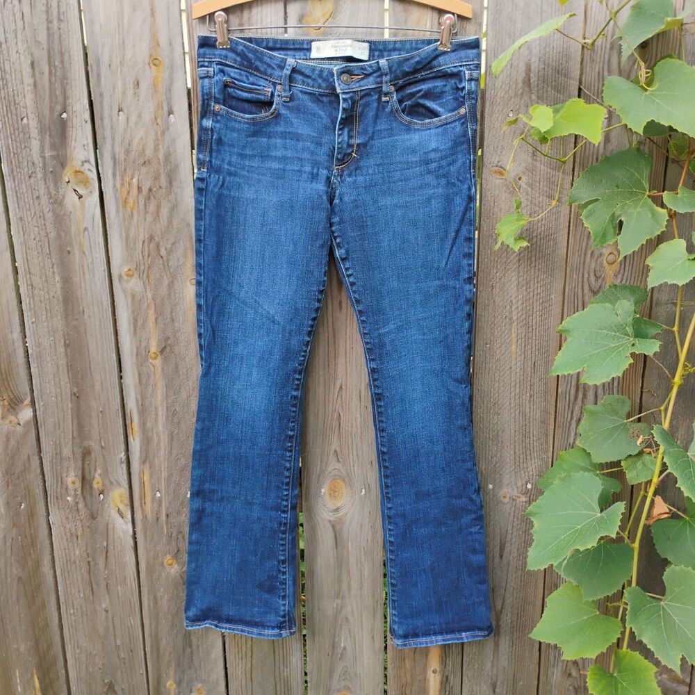 Abercrombie & Fitch Low Rise Bootcut Jeans Size 6S Short Denim W28 L31